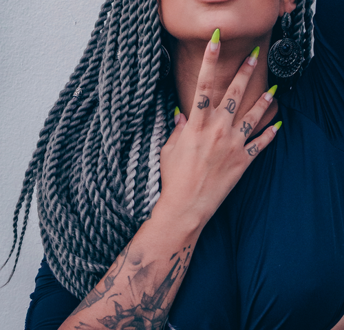 acryl-nails-green.png